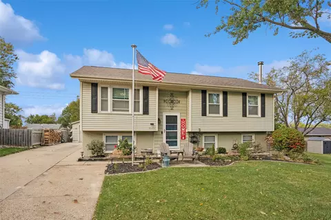 4649 Wakonda Dr, Norwalk, IA 50211