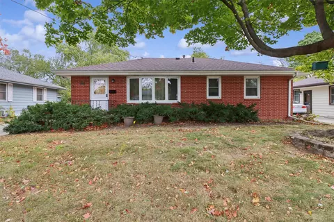 4017 30th St, Des Moines, IA 50310