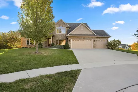 4805 147th St, Urbandale, IA 50323