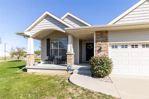 8915 Jamison Dr, West Des Moines, IA 50266