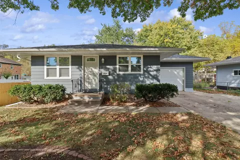 810 W Salem Ave, Indianola, IA 50125