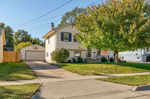 4022 66th St, Urbandale, IA 50322