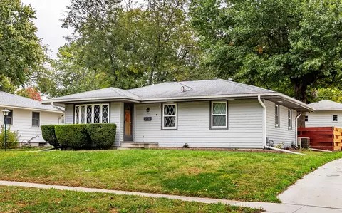 2821 E 39th St, Des Moines, IA 50317
