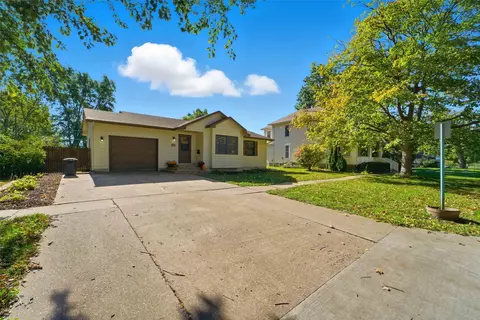 606 E Montgomery St, Knoxville, IA 50138