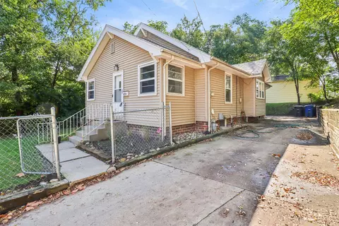 820 Creston Ave, Des Moines, IA 50315