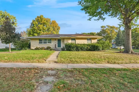 7901 Airline Ave, Urbandale, IA 50322