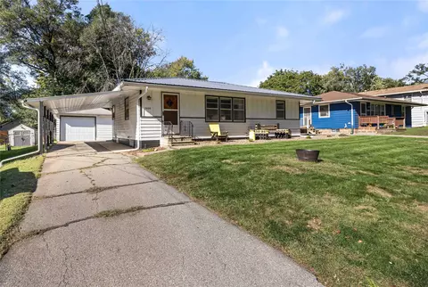 3606 E 39th Ct, Des Moines, IA 50317