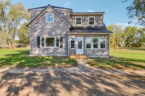 112 E Broadway St, Pleasantville, IA 50225