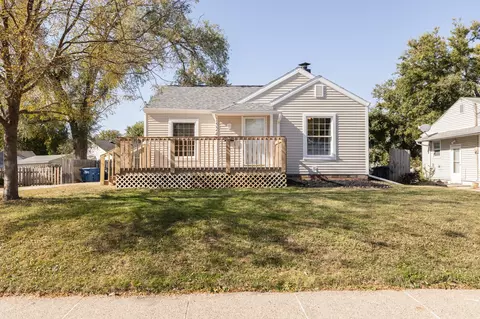 1524 56th St, Des Moines, IA 50311