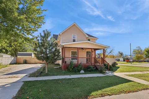 107 W 5th St, Woodward, IA 50276
