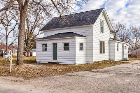 218 Race St, Cambridge, IA 50046