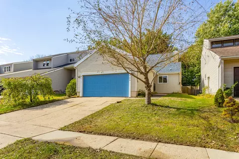 724 Knolls Ct, West Des Moines, IA 50265