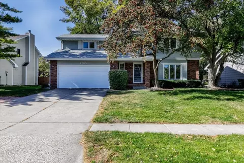 1208 57th Pl, West Des Moines, IA 50266