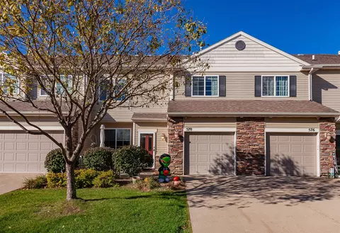 570 Stone Creek Ct, West Des Moines, IA 50266