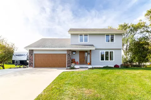 816 9th Ct SE, Bondurant, IA 50035