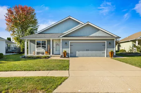 802 33rd St SW, Bondurant, IA 50035