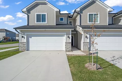 6908 Poppy Ct, Johnston, IA 50131