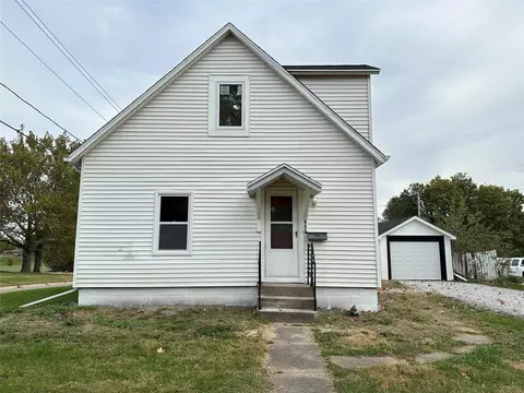 421 N 2nd St, Knoxville, IA 50138