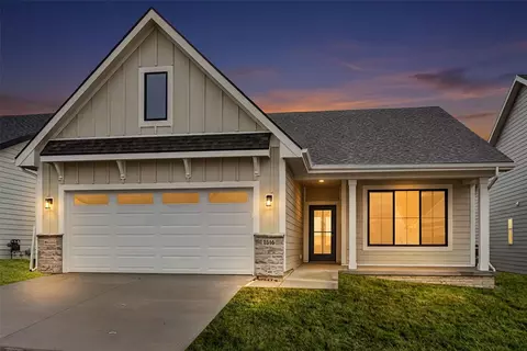 1516 Garland Ave, Norwalk, IA 50211