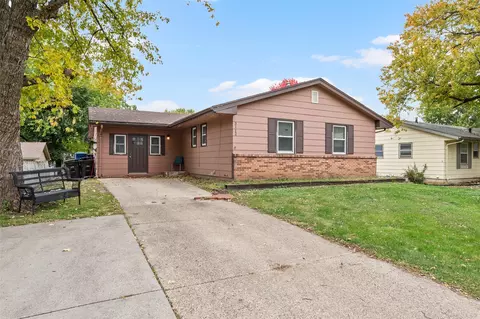 3112 E 41st St, Des Moines, IA 50317