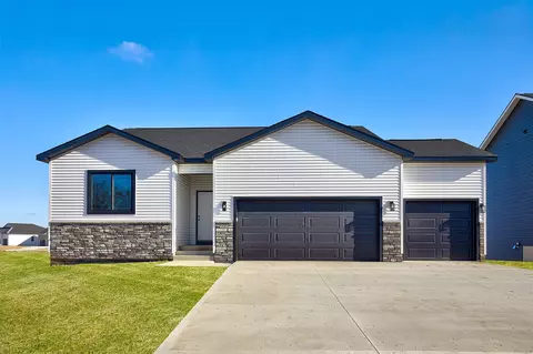 595 NW Georgetown Dr, Waukee, IA 50263