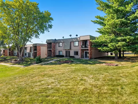 4781 Woodland Ave #2, West Des Moines, IA 50266