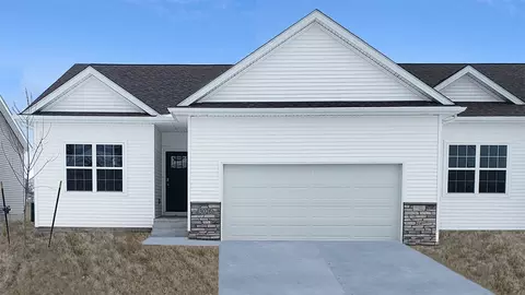 2616 Brook View Dr, Des Moines, IA 50317