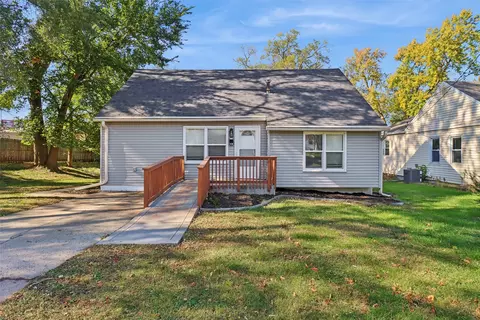 4120 57th St, Des Moines, IA 50310