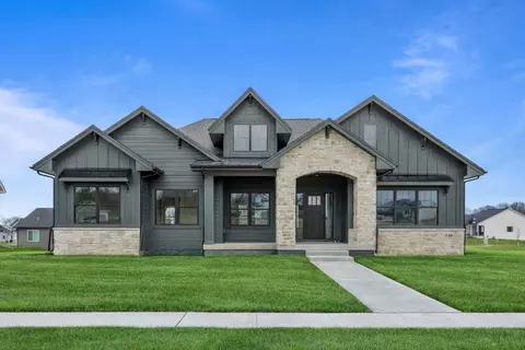716 E Bridge Rd, Polk City, IA 50226