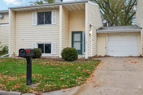 3412 Southdale Dr, Ames, IA 50010