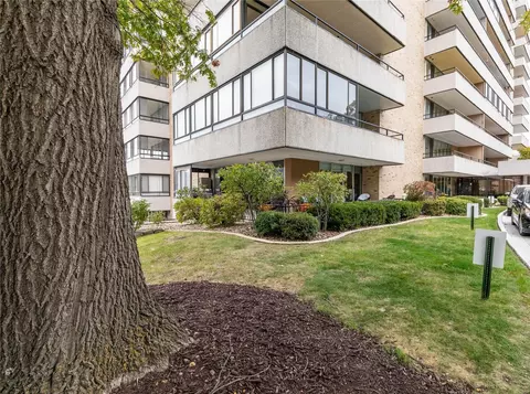 3663 Grand Ave #106, Des Moines, IA 50312