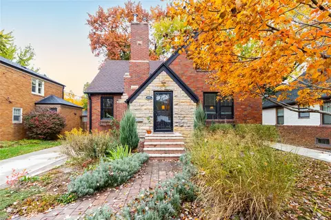 4327 Sheridan Ave, Des Moines, IA 50310
