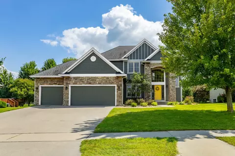 600 Spyglass Ln, Waukee, IA 50263