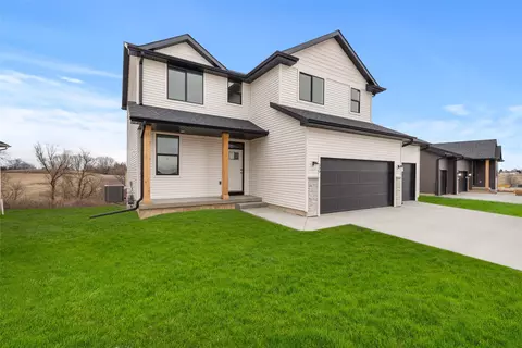 500 N 20th St, Indianola, IA 50125