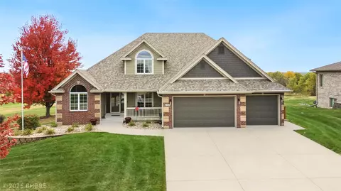 2305 W 10th Ave, Indianola, IA 50125