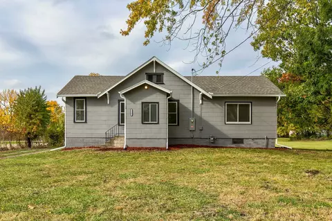 5784 NE 11th Ct, Des Moines, IA 50313