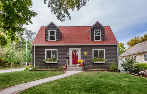 2500 38th St, Des Moines, IA 50310