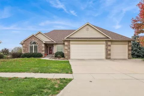 1020 Veterans Memorial Dr, Carlisle, IA 50047