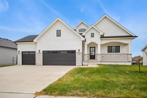 2422 SE 5th St, West Des Moines, IA 50265