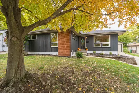 548 29th St, West Des Moines, IA 50265