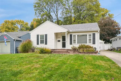 3905 Clinton Ave, Des Moines, IA 50310