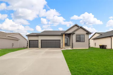 1380 Cedar St, Waukee, IA 50263