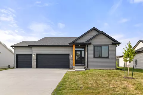 1380 Cedar St, Waukee, IA 50263