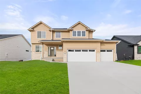 325 NW Red Oak Dr, Waukee, IA 50263