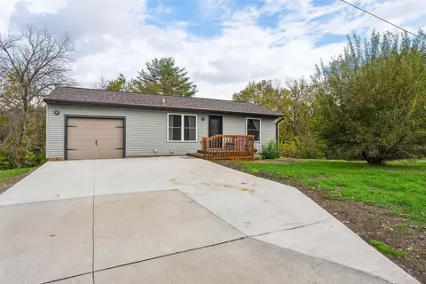 917 S Roche St, Knoxville, IA 50138