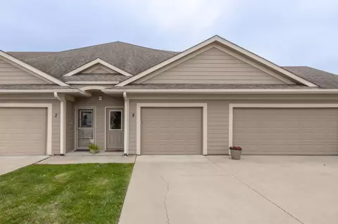 2510 NE Oak Dr #8, Ankeny, IA 50021