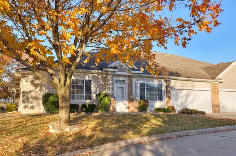 1725 S 50th St #503, West Des Moines, IA 50265