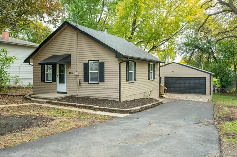 304 Herold Ave, Des Moines, IA 50315