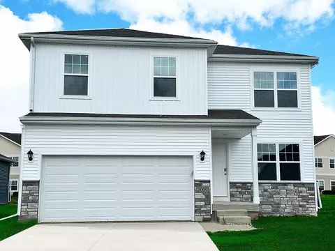 2203 N 7th St, Indianola, IA 50125