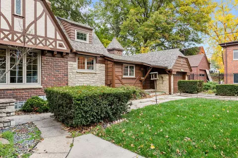 615 Shawnee Ave, Des Moines, IA 50313